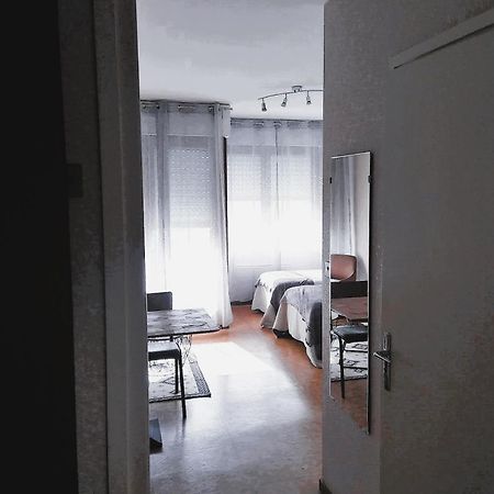Paisible Studio Avec Agreable Loggia 2 Mn Du Centre Apartment Aix-les-Bains Exterior foto