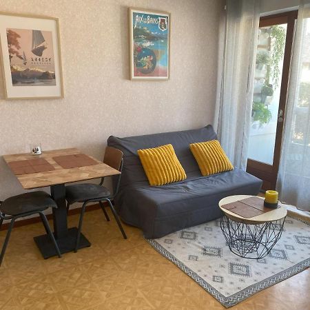 Paisible Studio Avec Agreable Loggia 2 Mn Du Centre Apartment Aix-les-Bains Exterior foto