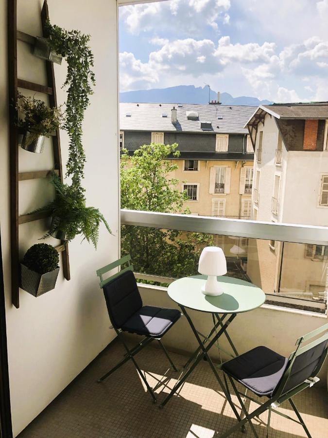 Paisible Studio Avec Agreable Loggia 2 Mn Du Centre Apartment Aix-les-Bains Exterior foto